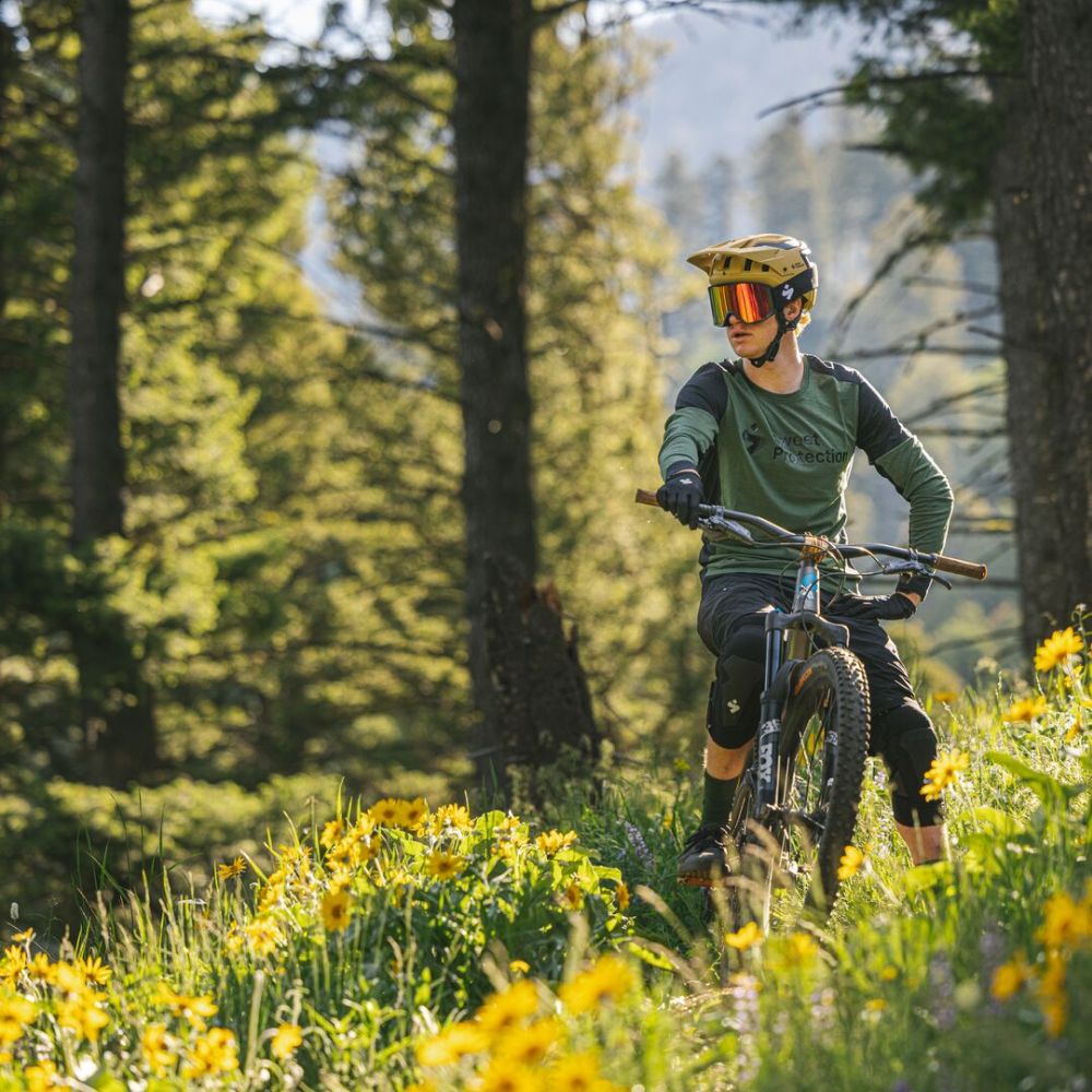 KNEE GUARDS PRO HARD SHELL