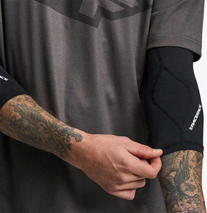 Charge_Elbow_Stealth_detail_1